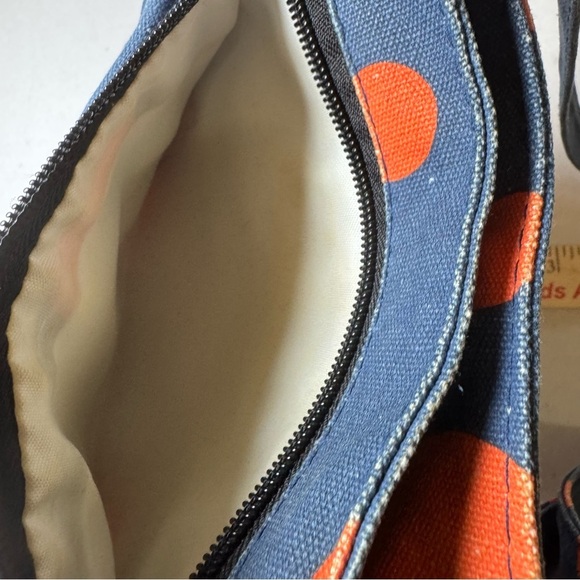 Kavu Limited Edition Polka Dot Cross Body Bag - Picture 7 of 10